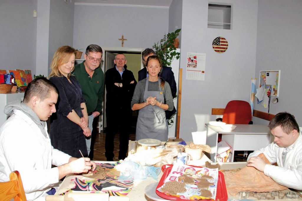 Prezes International Paper Kwidzyn odwiedza pracownię ceramiczną
