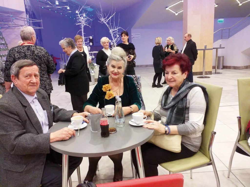 Seniorzy przy kawie w Teatrze Muzycznym w Gdyni