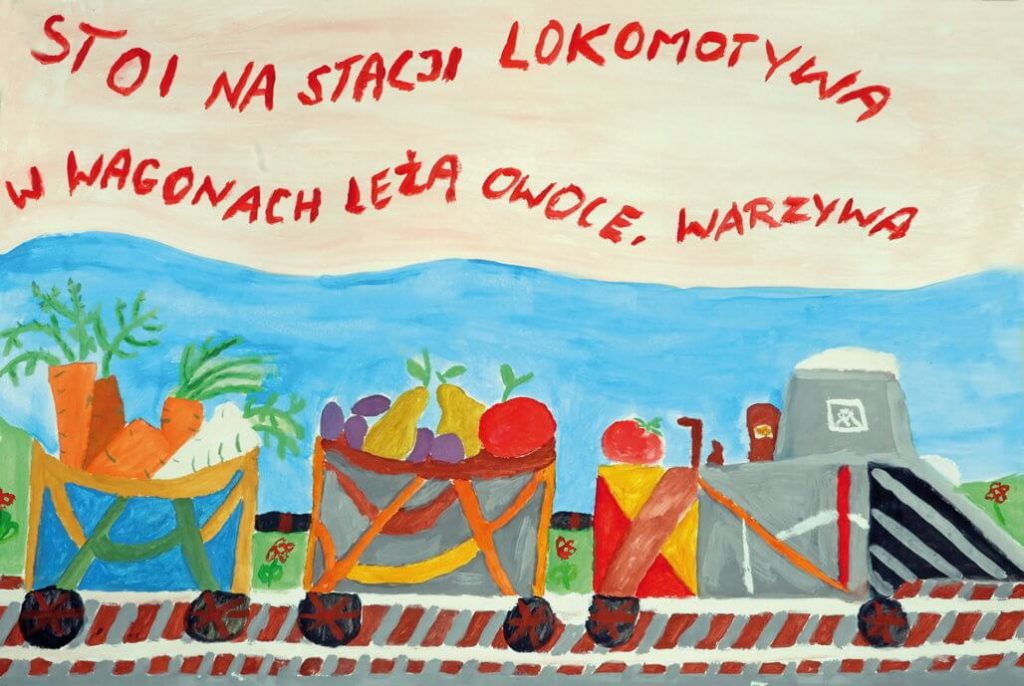 Malunek przedstawiające pociąg załadowany owocami i warzywami; na górze czerwony napis „Stoi na stacji lokomotywa, w wagonach leżą owoce, warzywa”