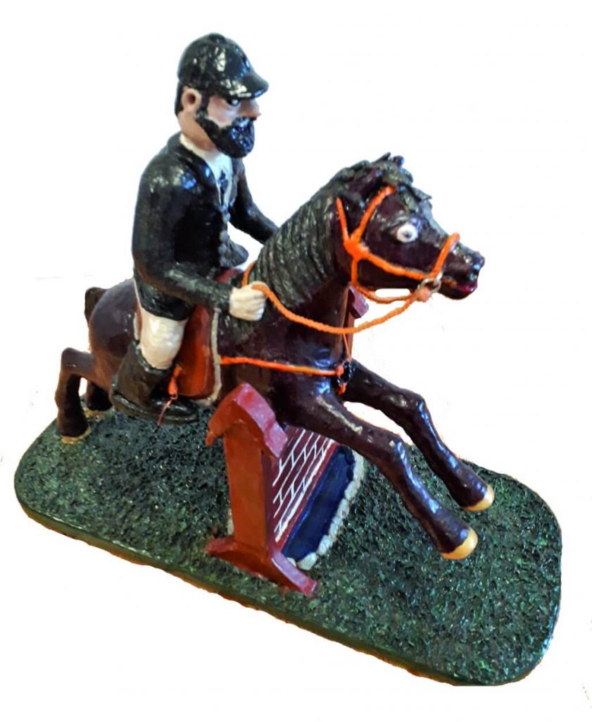 Rzeźba Piotra Michałka przedstawiająca jeźdźca na koniu